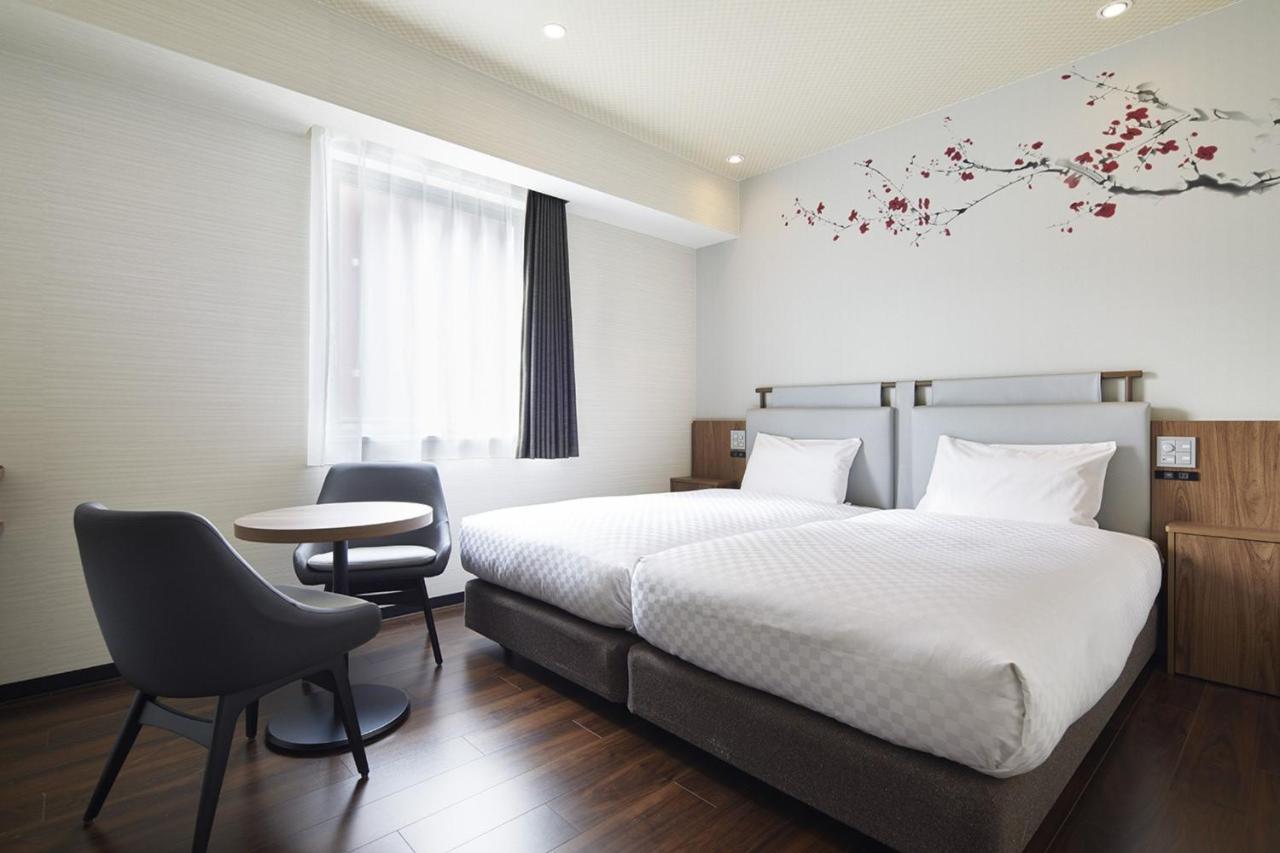Via Inn Hakataguchi Ekimae Fukuoka  Bagian luar foto